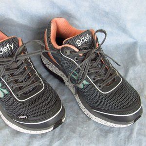 Gravity Defyer “GDefy Mighty Walk” Women's Sneakers (Grey/Pink) – US Size 8